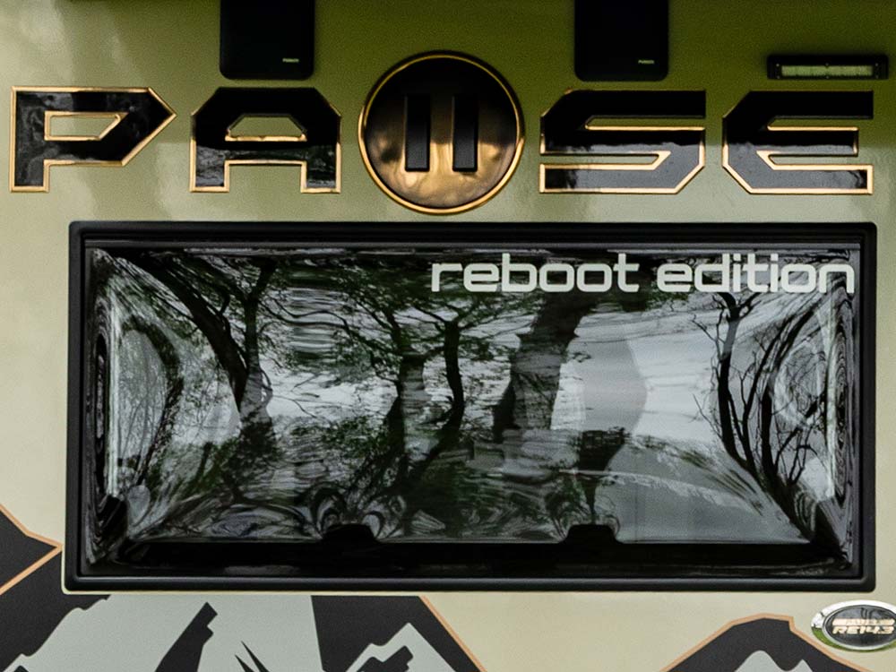 Reboot 14.3 Trailer with Piuma Dual Pane Acrylic Windows